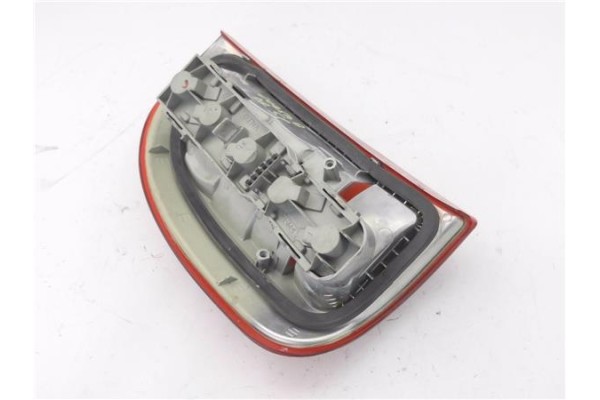 Recambio de piloto trasero derecho para opel corsa b 1.4 swing referencia OEM IAM 90444811  