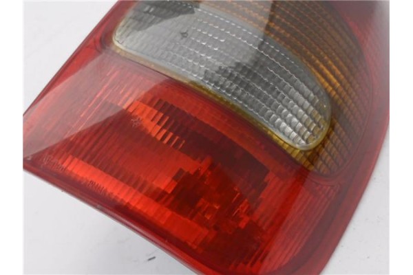Recambio de piloto trasero derecho para opel corsa b 1.4 swing referencia OEM IAM 90444811  