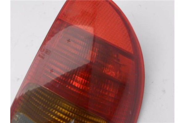 Recambio de piloto trasero derecho para opel corsa b 1.4 swing referencia OEM IAM 90444811  