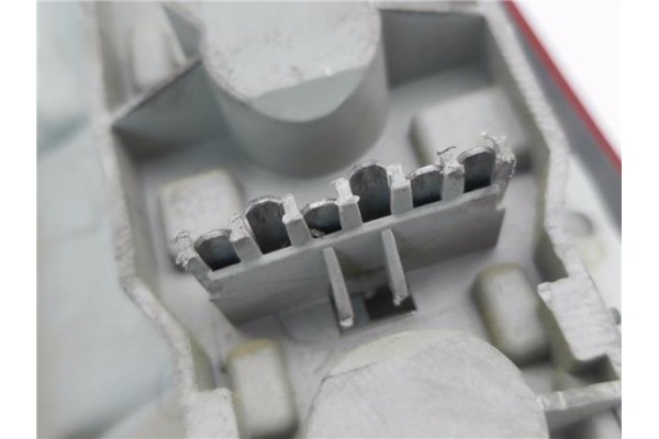 Recambio de piloto trasero derecho para opel corsa b 1.4 swing referencia OEM IAM 90444811  