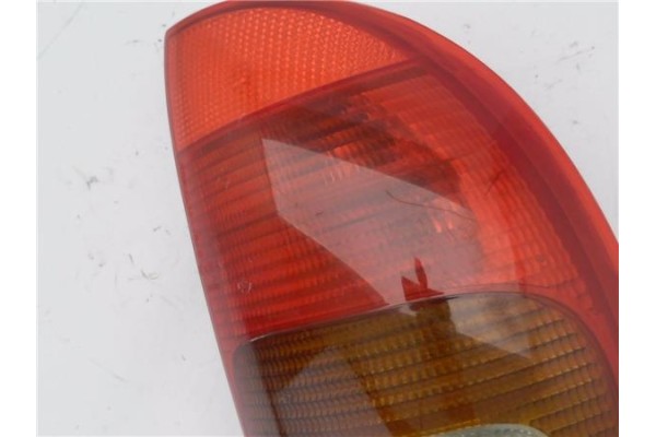 Recambio de piloto trasero derecho para opel corsa b 1.4 swing referencia OEM IAM 90444811  