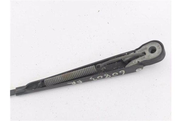 Recambio de brazo limpiaparabrisas delantero derecho para nissan trade 2.0d referencia OEM IAM 4773067  