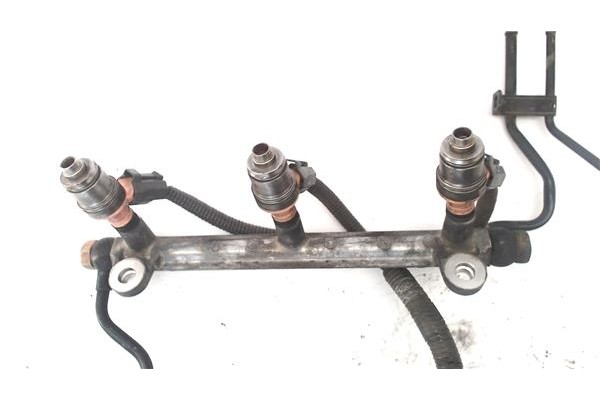 Recambio de rampa inyectora para suzuki vitara (se/sf/et) 2.0 v6 largo superlujo referencia OEM IAM 1586578 1855078 