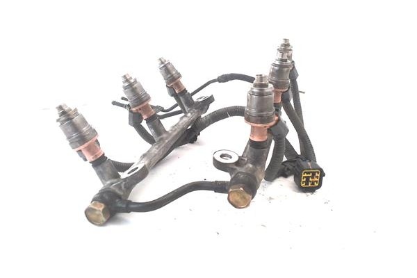 Recambio de rampa inyectora para suzuki vitara (se/sf/et) 2.0 v6 largo superlujo referencia OEM IAM 1586578 1855078 