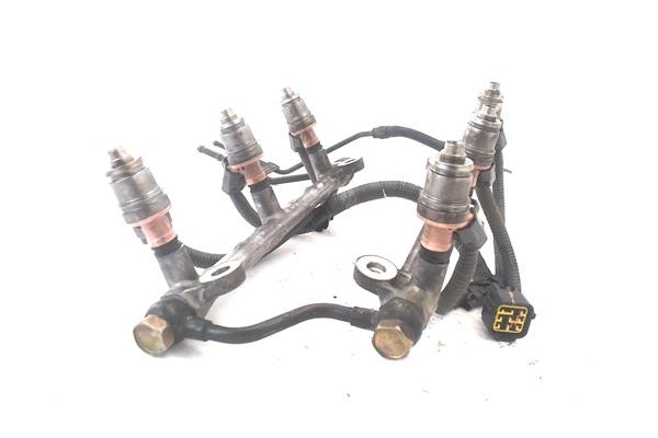 Recambio de rampa inyectora para suzuki vitara (se/sf/et) 2.0 v6 largo superlujo referencia OEM IAM 1586578 1855078 