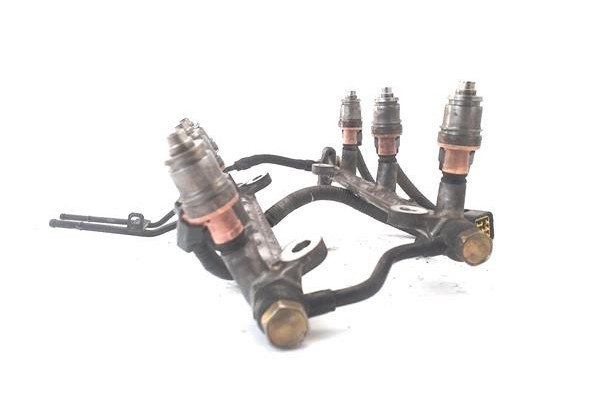 Recambio de rampa inyectora para suzuki vitara (se/sf/et) 2.0 v6 largo superlujo referencia OEM IAM 1586578 1855078 
