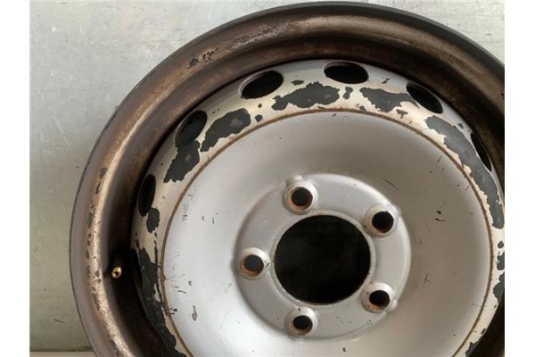 Recambio de llanta para renault master iii combi 2.3 l2h2 3,5t referencia OEM IAM 403003582R  