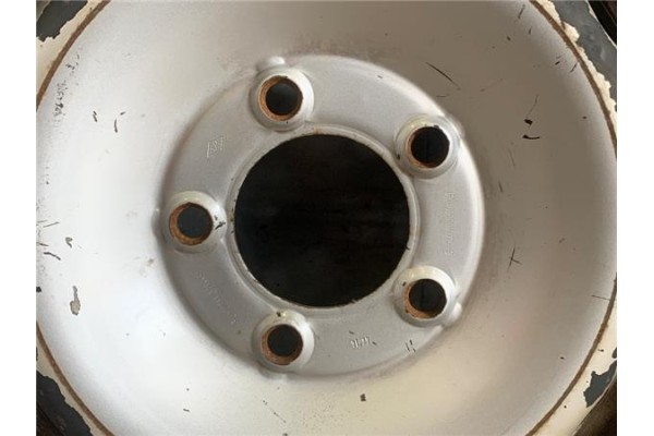 Recambio de llanta para renault master iii combi 2.3 l2h2 3,5t referencia OEM IAM 403003582R  