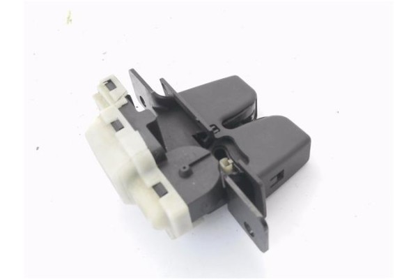 Recambio de cerradura porton para renault megane ii (xmo) 1.6 115cv referencia OEM IAM 8200947699  