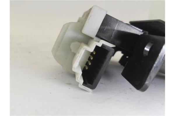 Recambio de cerradura porton para renault megane ii (xmo) 1.6 115cv referencia OEM IAM 8200947699  