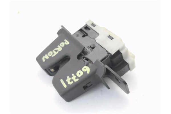 Recambio de cerradura porton para renault megane ii (xmo) 1.6 115cv referencia OEM IAM 8200947699  