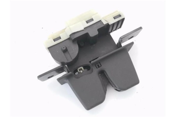 Recambio de cerradura porton para renault megane ii (xmo) 1.6 115cv referencia OEM IAM 8200947699  