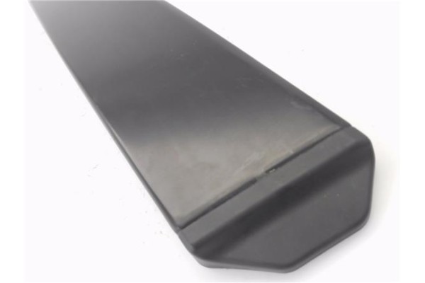 Recambio de moldura marco puerta delantero derecha para audi a2 (8z) 1.4 referencia OEM IAM 8Z0853352A03C  