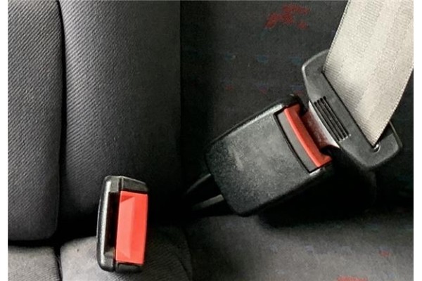 Recambio de anclaje cinturon trasero izquierdo para seat toledo (1m2) 1.6 referencia OEM IAM 1J0857488BFCN  