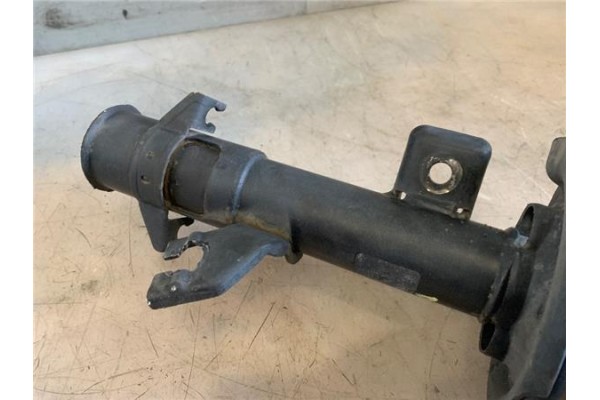 Recambio de amortiguador delantero izquierdo para nissan nv200 furgón 1.5 dci referencia OEM IAM E4303BJ00A  