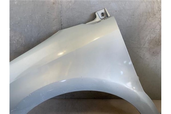 Recambio de aleta delantero izquierda para citroen c4 coupe 1.6 16v referencia OEM IAM CT0100101  