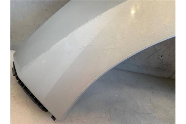 Recambio de aleta delantero izquierda para peugeot 308 1.6 confort referencia OEM IAM 9656738580  