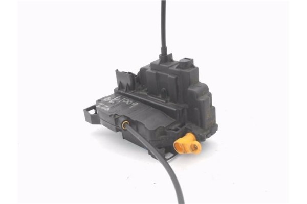 Recambio de cierre electromagnetico delantero izquierdo para renault master iii combi 2.3 l2h2 3,5t referencia OEM IAM 805030009