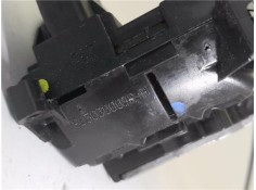Recambio de cierre electromagnetico delantero izquierdo para renault master iii combi 2.3 l2h2 3,5t referencia OEM IAM 805030009
