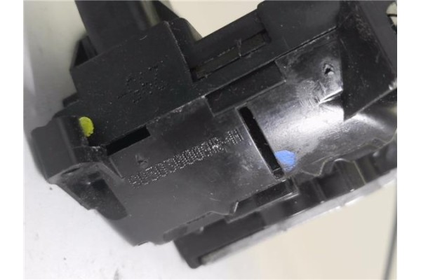 Recambio de cierre electromagnetico delantero izquierdo para renault master iii combi 2.3 l2h2 3,5t referencia OEM IAM 805030009