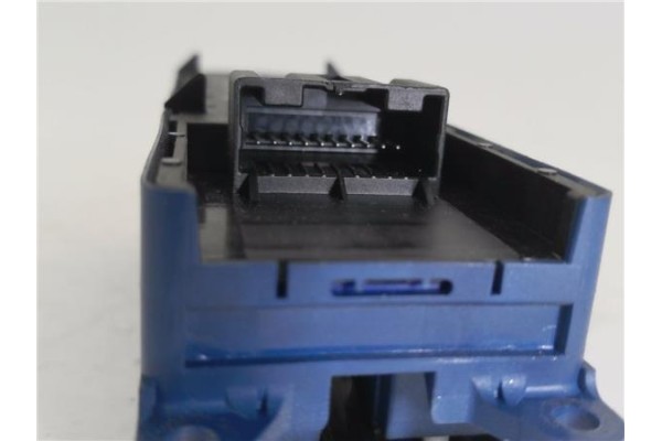 Recambio de mando elevalunas delantero izquierdo para toyota avensis cross sport (t27) 2.2 premium referencia OEM IAM 8404005020