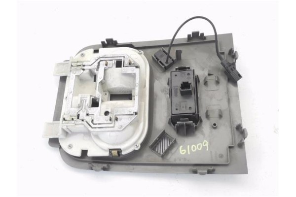 Recambio de luz delantero central techo para renault master iii combi 2.3 l2h2 3,5t referencia OEM IAM 264300010R  