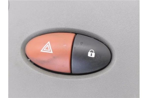 Recambio de luz delantero central techo para renault master iii combi 2.3 l2h2 3,5t referencia OEM IAM 264300010R  