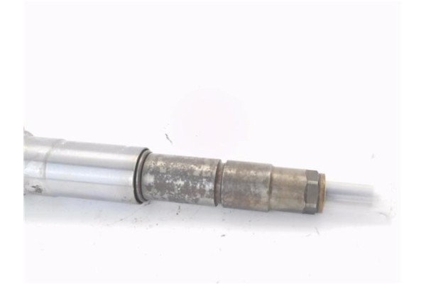 Recambio de inyector para renault master iii combi 2.3 l2h2 3,5t referencia OEM IAM 445110634  