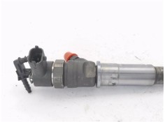 Recambio de inyector para renault master iii combi 2.3 l2h2 3,5t referencia OEM IAM 445110634  