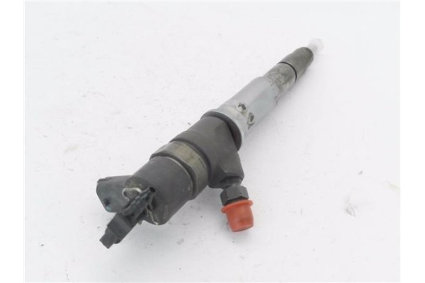 Recambio de inyector para renault master iii combi 2.3 l2h2 3,5t referencia OEM IAM 445110634  
