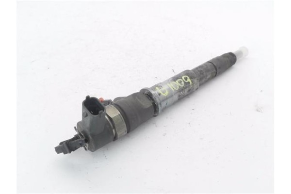 Recambio de inyector para renault master iii combi 2.3 l2h2 3,5t referencia OEM IAM 445110634  