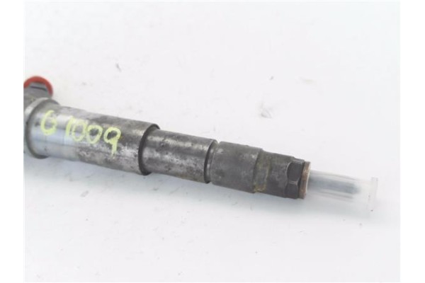 Recambio de inyector para renault master iii combi 2.3 l2h2 3,5t referencia OEM IAM 445110634  