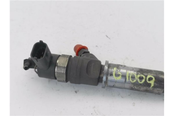 Recambio de inyector para renault master iii combi 2.3 l2h2 3,5t referencia OEM IAM 445110634  