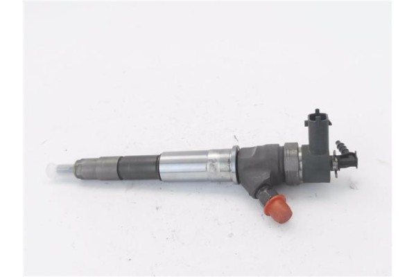 Recambio de inyector para renault master iii combi 2.3 l2h2 3,5t referencia OEM IAM 445110634  
