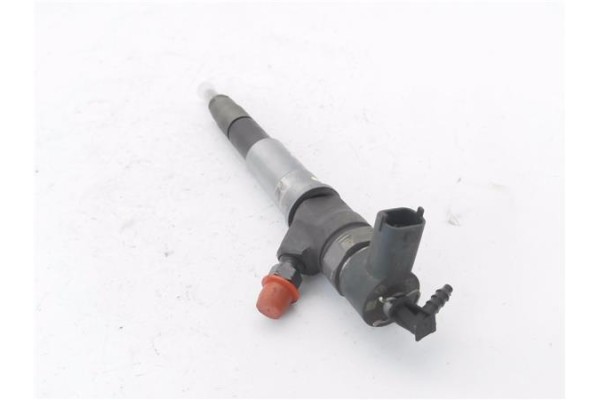 Recambio de inyector para renault master iii combi 2.3 l2h2 3,5t referencia OEM IAM 445110634  