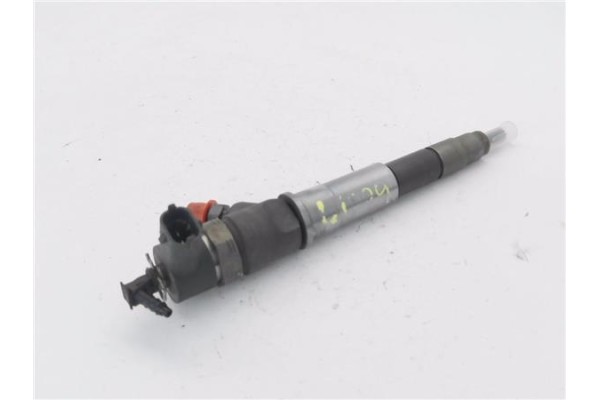 Recambio de inyector para renault master iii combi 2.3 l2h2 3,5t referencia OEM IAM 445110634  