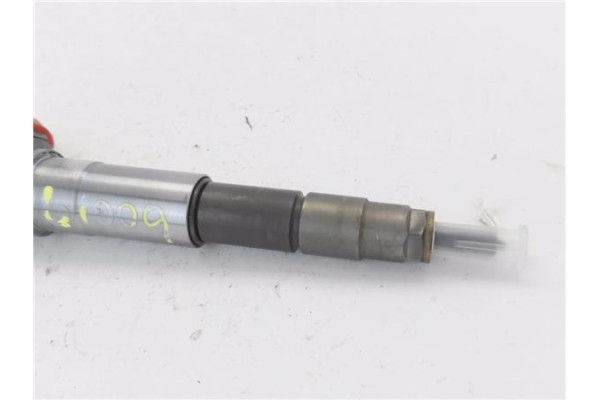 Recambio de inyector para renault master iii combi 2.3 l2h2 3,5t referencia OEM IAM 445110634  