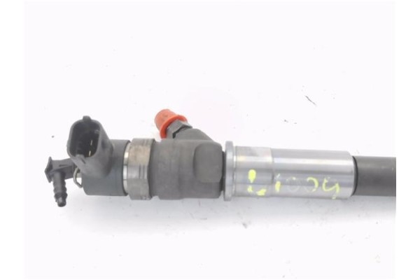 Recambio de inyector para renault master iii combi 2.3 l2h2 3,5t referencia OEM IAM 445110634  