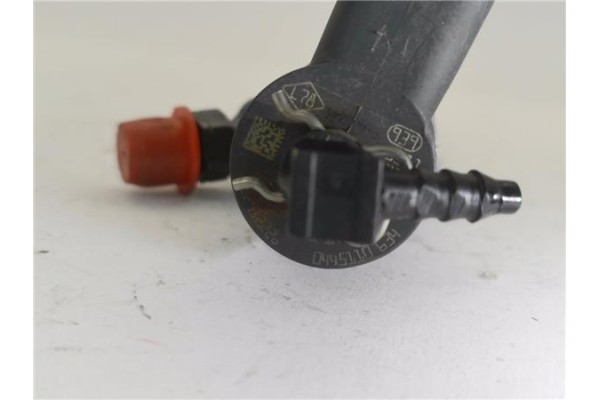 Recambio de inyector para renault master iii combi 2.3 l2h2 3,5t referencia OEM IAM 445110634  