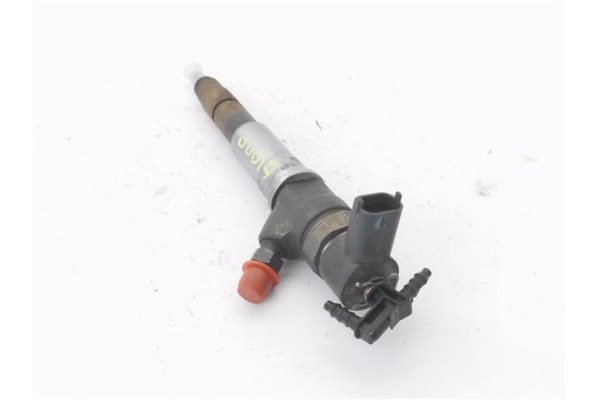 Recambio de inyector para renault master iii combi 2.3 l2h2 3,5t referencia OEM IAM 445110634  