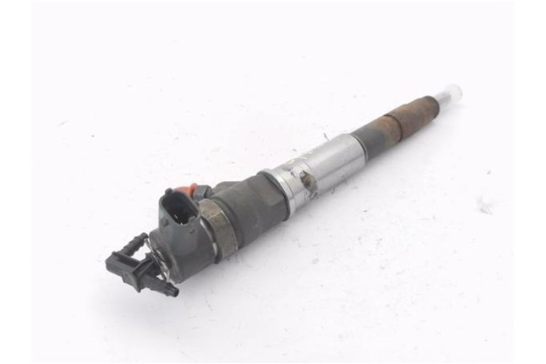Recambio de inyector para renault master iii combi 2.3 l2h2 3,5t referencia OEM IAM 445110634  