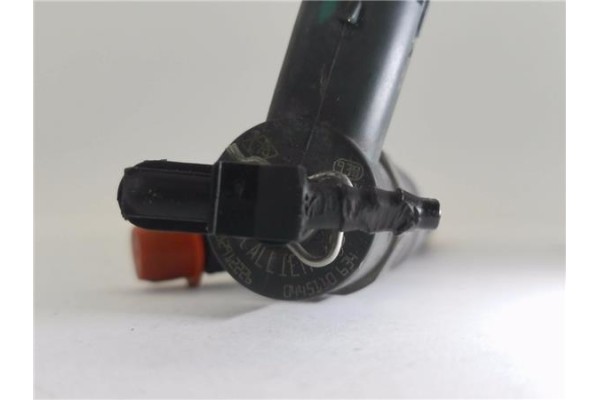 Recambio de inyector para renault master iii combi 2.3 l2h2 3,5t referencia OEM IAM 445110634  