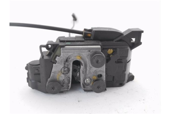 Recambio de cierre electromagnetico delantero derecho para renault master iii combi 2.3 l2h2 3,5t referencia OEM IAM 805020009R 