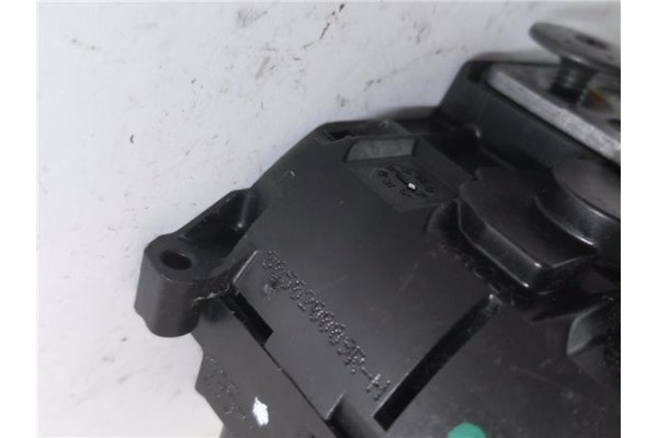 Recambio de cierre electromagnetico delantero derecho para renault master iii combi 2.3 l2h2 3,5t referencia OEM IAM 805020009R 