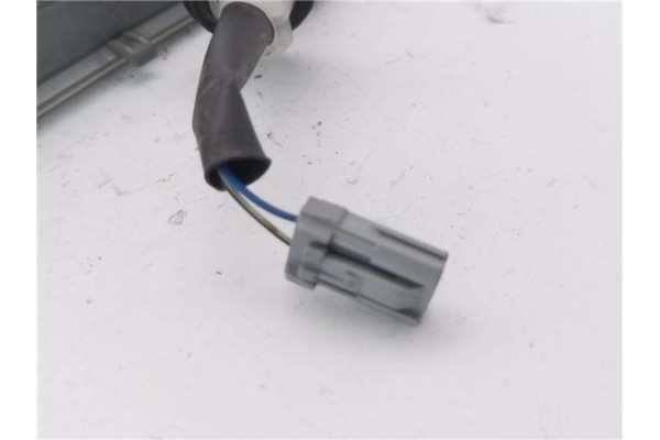 Recambio de luz central de freno para toyota avensis cross sport (t27) 2.2 premium referencia OEM IAM 8157005110  
