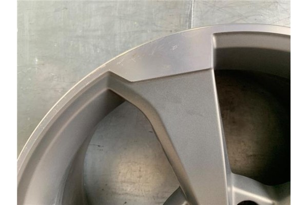 Recambio de llanta para audi rs3 sportback (8vf) 2.5 tfsi quattro referencia OEM IAM 8V0601025ES   Recambio de llanta para audi rs3 sportback (8vf) 2.5 tfsi quattro referencia OEM IAM 8V0601025ES