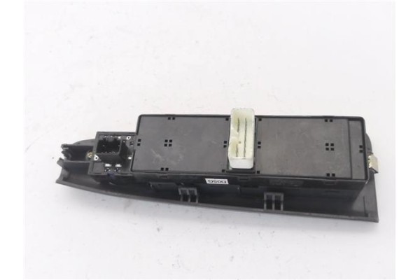 Recambio de mando elevalunas delantero izquierdo para kia cerato (ld) 1.5 lx crdi berlina (4-ptas.) referencia OEM IAM 621W05560