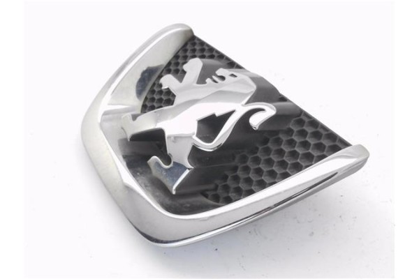 Recambio de rejilla capo para peugeot partner tepee 1.6 premium referencia OEM IAM 96864156  