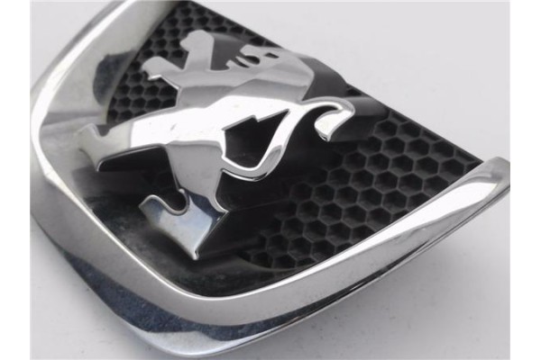 Recambio de rejilla capo para peugeot partner tepee 1.6 premium referencia OEM IAM 96864156  