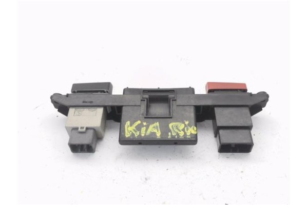 Recambio de interruptor luces emergencia para kia rio (jb) 1.5 crdi active referencia OEM IAM 937001G000  